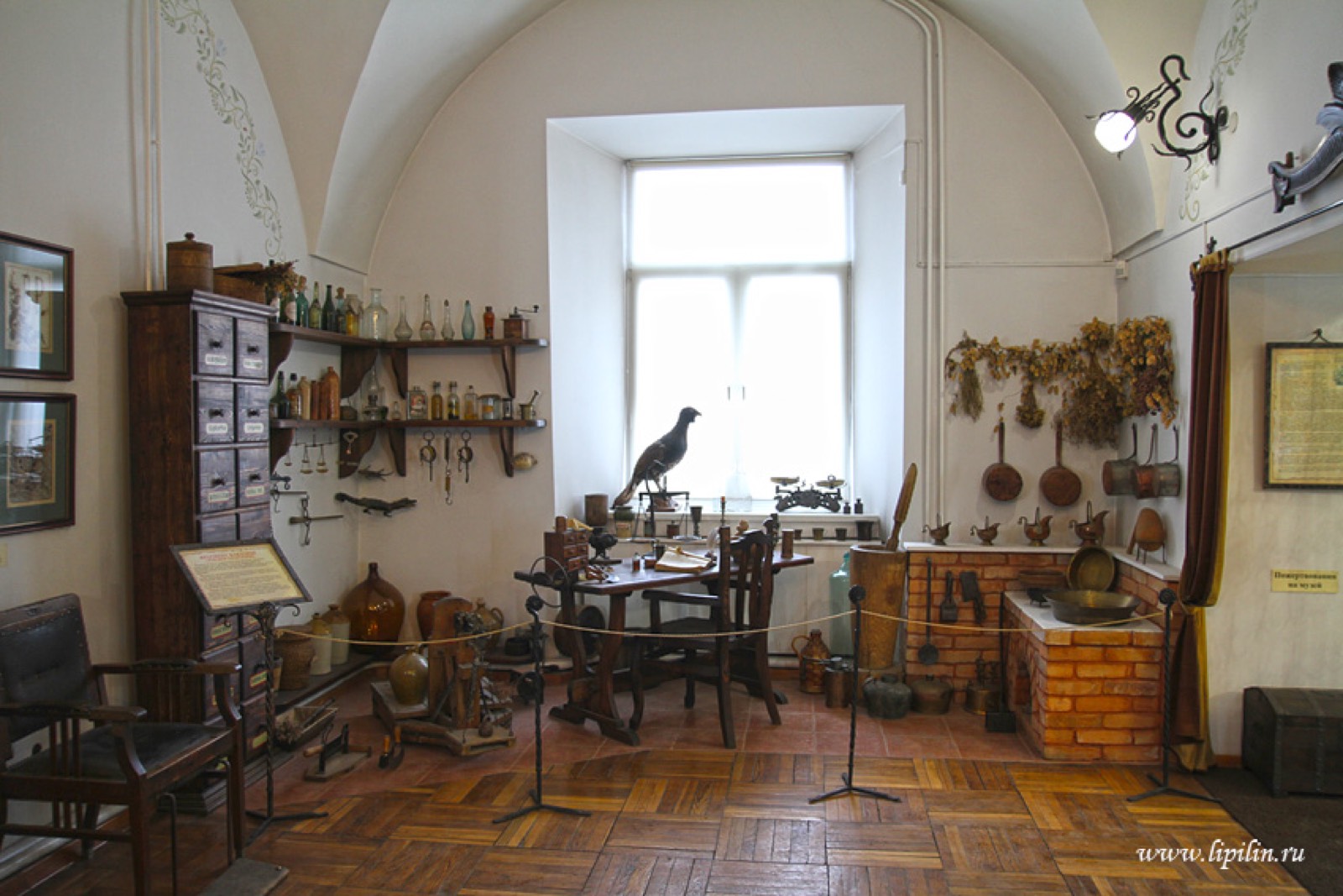 Laboratory of the pharmacy-museum: the alchemist’s corner